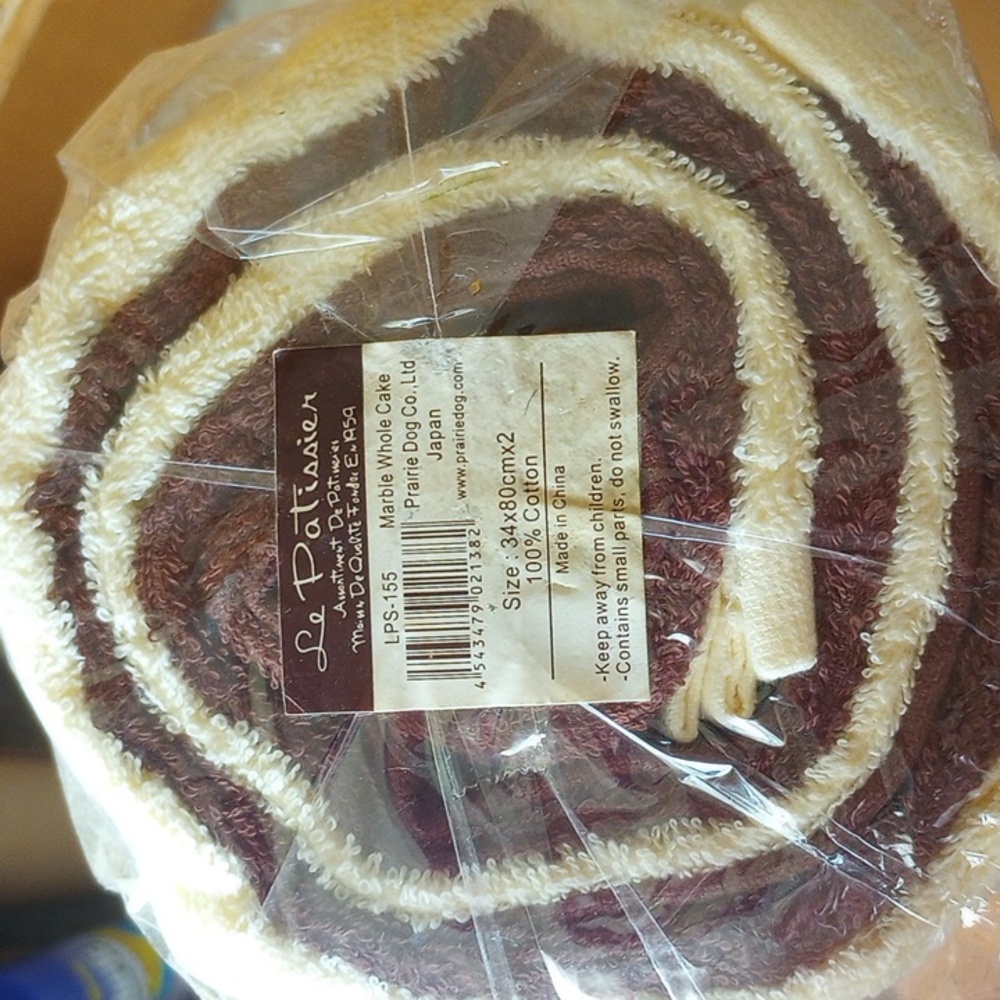 NWT Strawberry Marble Cake Cotton Towels - Picture 3 of 4